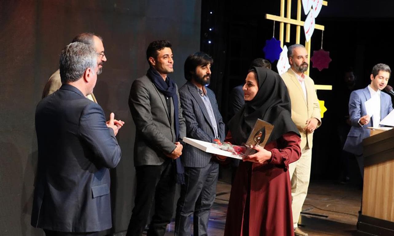 درخشش هنرمندان حوزه هنری استان سمنان در جشنواره بین المللی شعر و داستان انقلاب