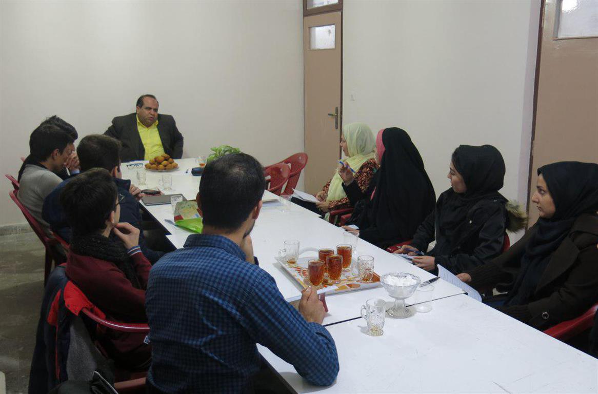 نشست نقد و بررسی کتاب در حوزه هنری شهرستان شاهرود برگزار شد.