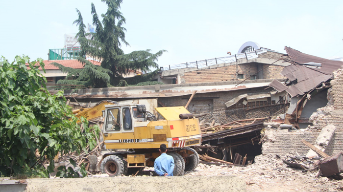 آغاز تخریب ساختمان قدیمی سینمای ایران ساری